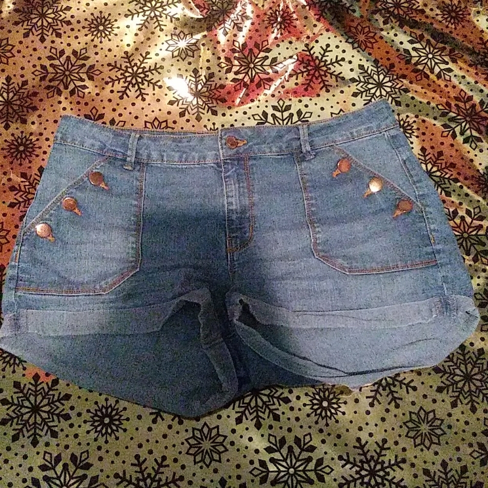 Shorts - Picture 1 of 1